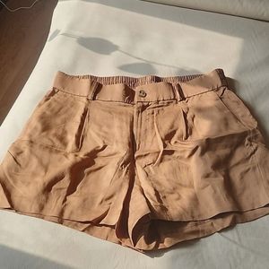 Linen Blend High Rise Short